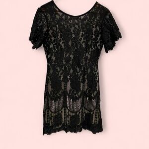 Adorable NWT black lace stretchy liner whimsigoth boho scalloped sleeve dress